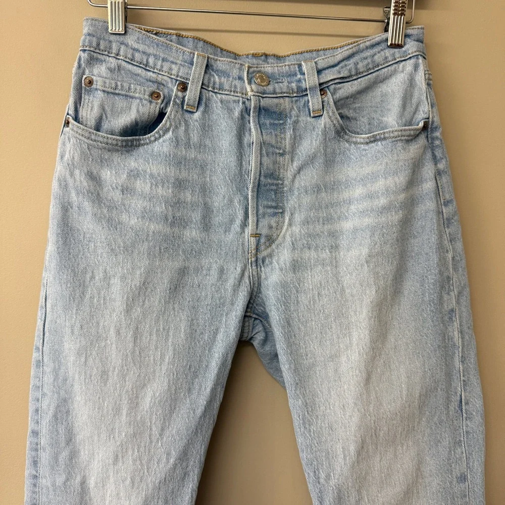 Levis 501 Women Original Cropped Jeans Light Wash High Rise Straight Leg W29 L28